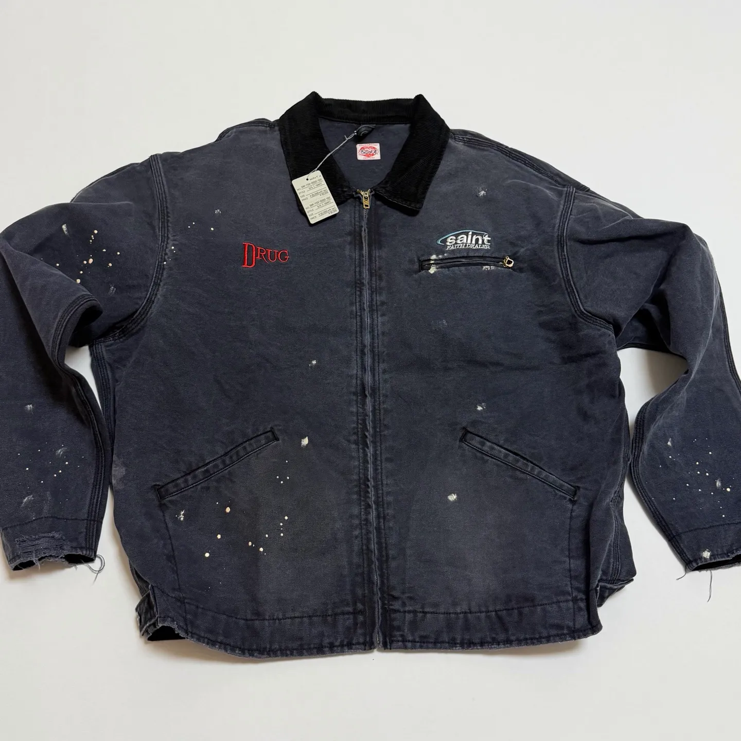 SAINT Mxxxxxx DETROIT JACKET/DRUG/BLK Detroit Workwear Washed and Distressed Jacket Washed Black S-XL A super heavy-duty Detroit jacket. It took more than 3 months to develop. All details. No detail. Complete reproduction and restoration. Customized washed and faded Assute canvas fabric. Rewashed the watermark to make the bones irregular and white. MX6 LOGO buttons, molded custom placket with LOGO zipper, no special shape zipper on chest